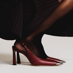 Scarpin Couro Confort Bico Fino Metalizado